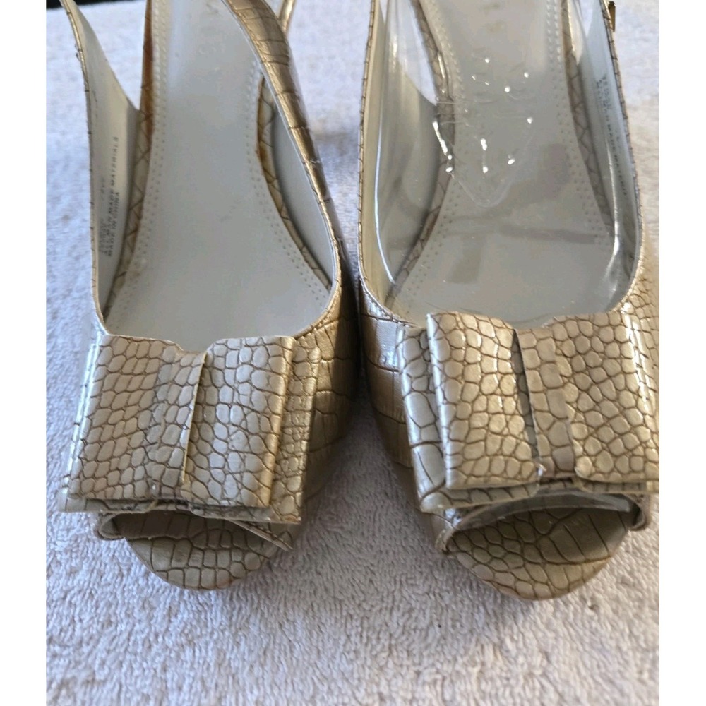 Nickels Raman Womans Heel‎ Shoes Size 7 1/2 W Gold Snake Print.
